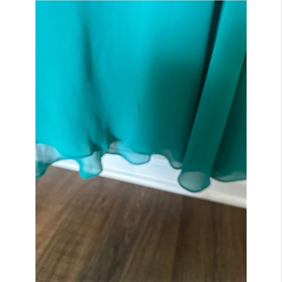 BCBG MAXAZRIA Beautiful teal gown - Picture 16 of 16